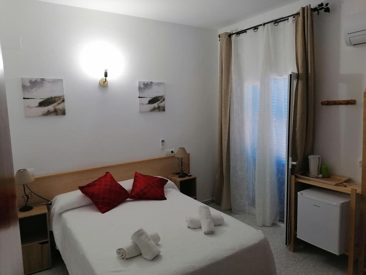 Hostal Pepe Сан-Ферран-де-Сес-Рокес Экстерьер фото